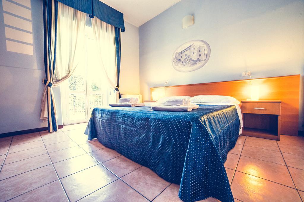 Hotel La Gaietta Millesimo Pokój zdjęcie