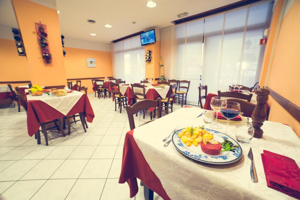 Hotel La Gaietta Millesimo Zewnętrze zdjęcie